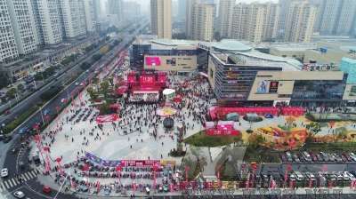 宝龙广场开业三天接待人次破55万!